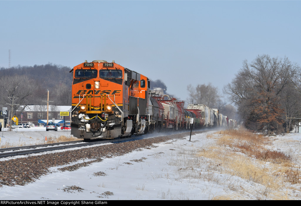 BNSF 7010